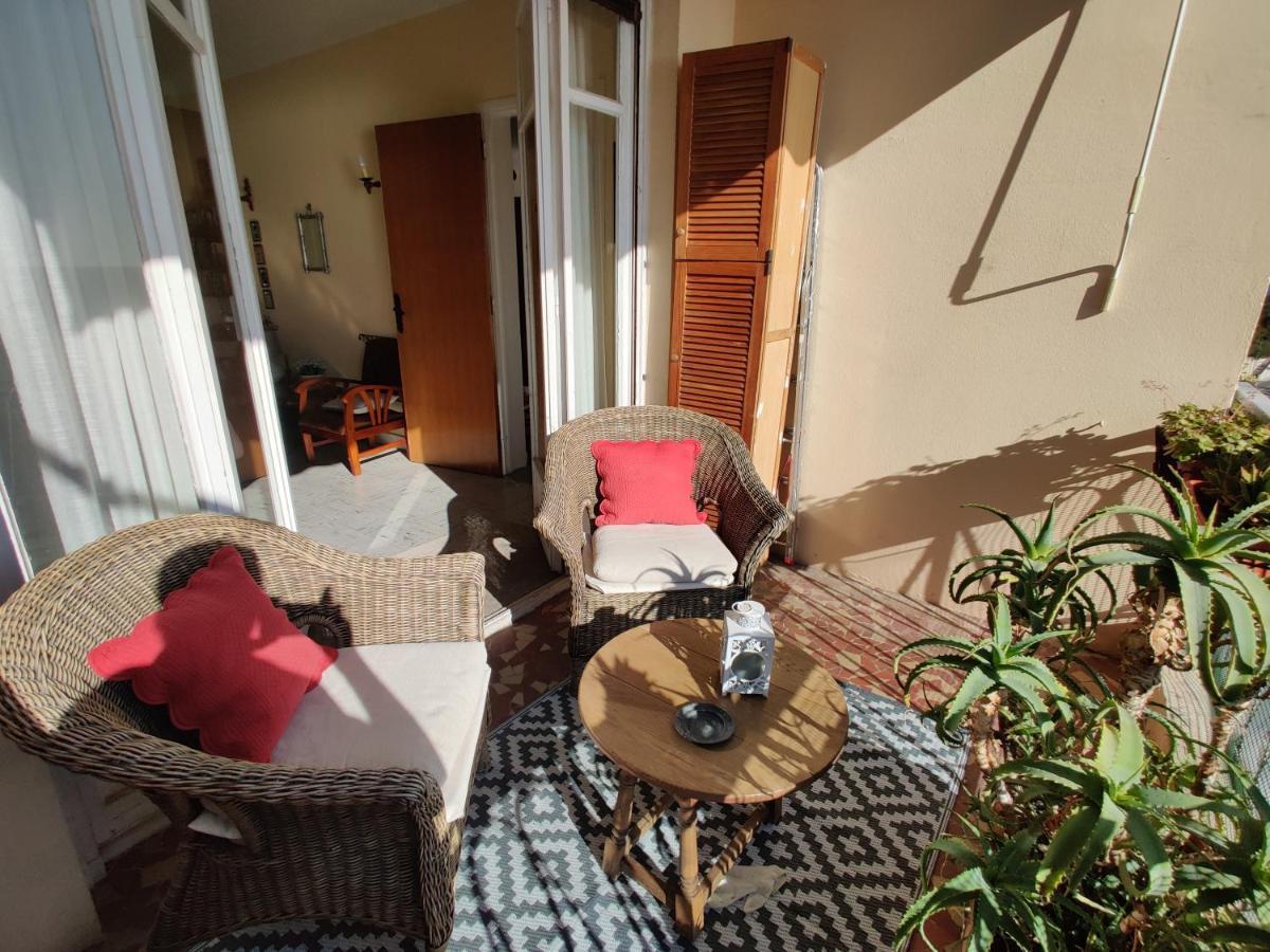 Vintage Flat Overlooking Villefranche Bay Apartment Exterior foto