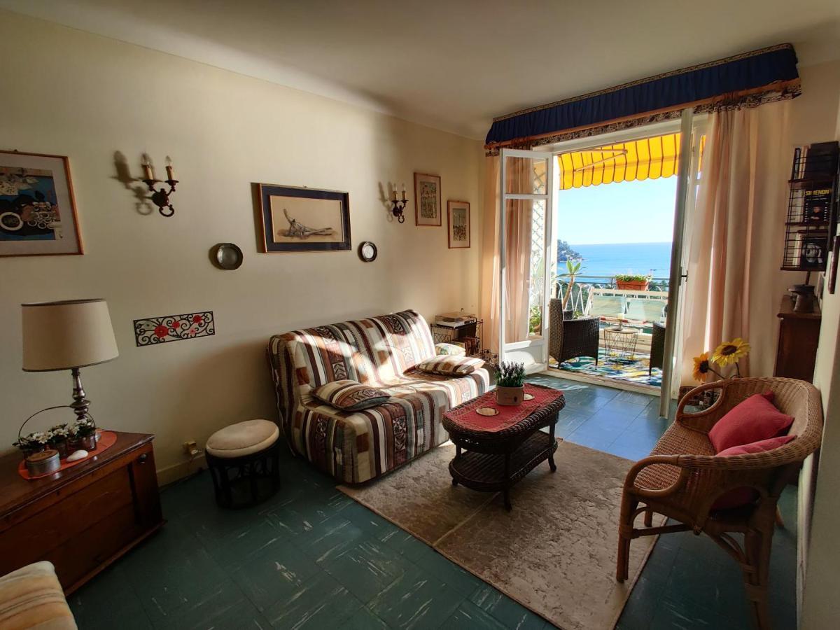 Vintage Flat Overlooking Villefranche Bay Apartment Exterior foto